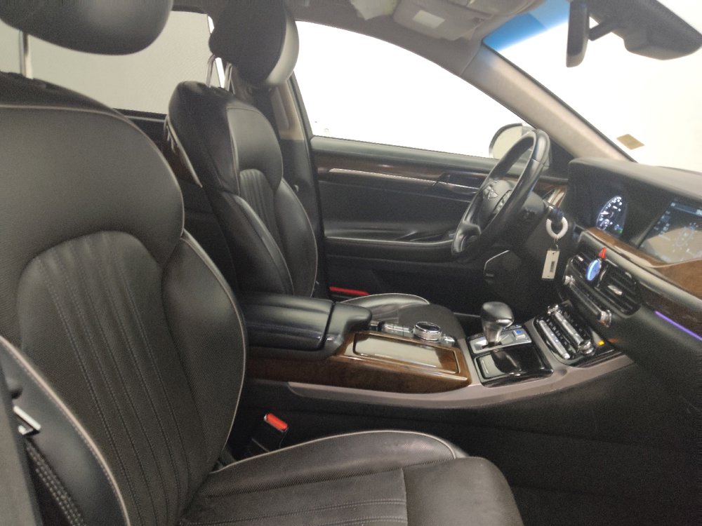 Used 2017 Genesis G90 3.3T Premium image 21