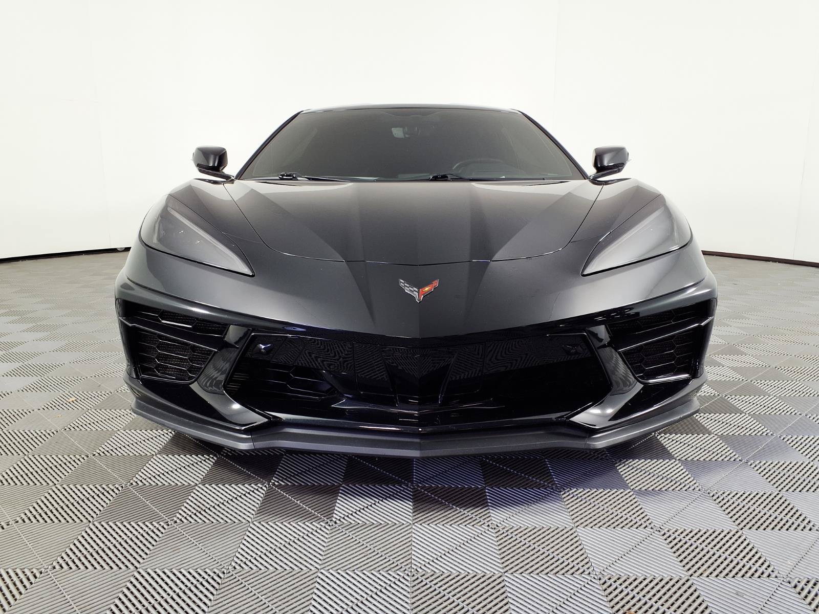 Used 2022 Chevrolet Corvette Stingray Preferred Cpe w/ Z51 Performance Package RWD image 2