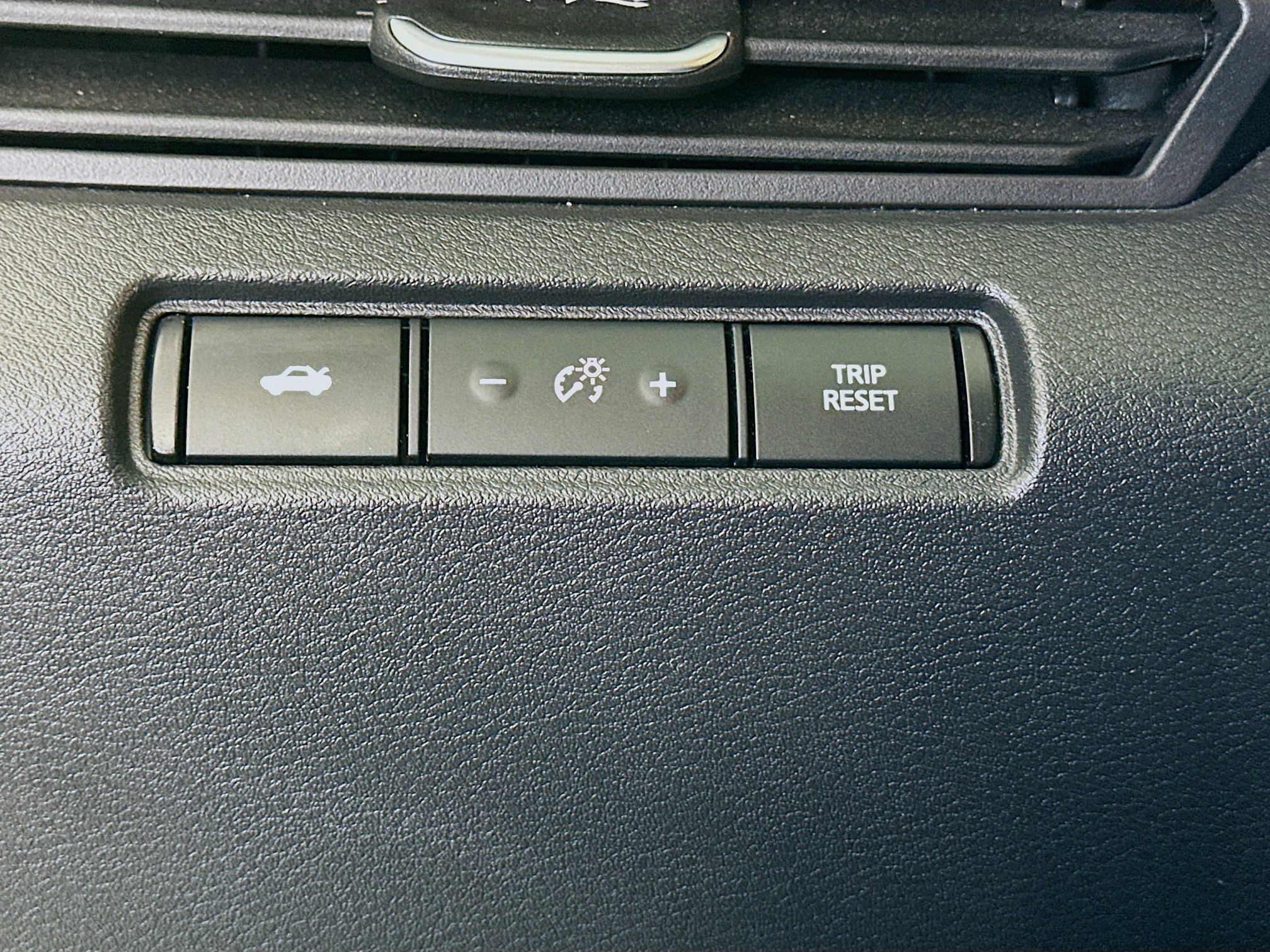 Used 2025 Nissan Altima 2.5 SV image 17