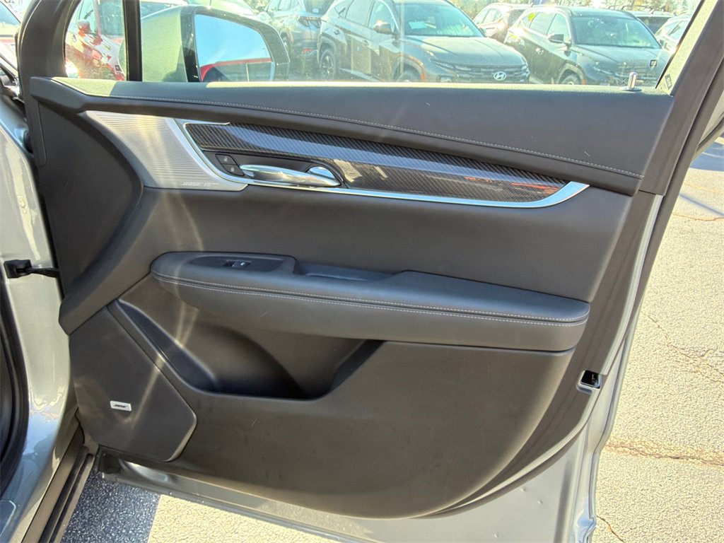 Used 2024 Cadillac XT6 Sport image 14
