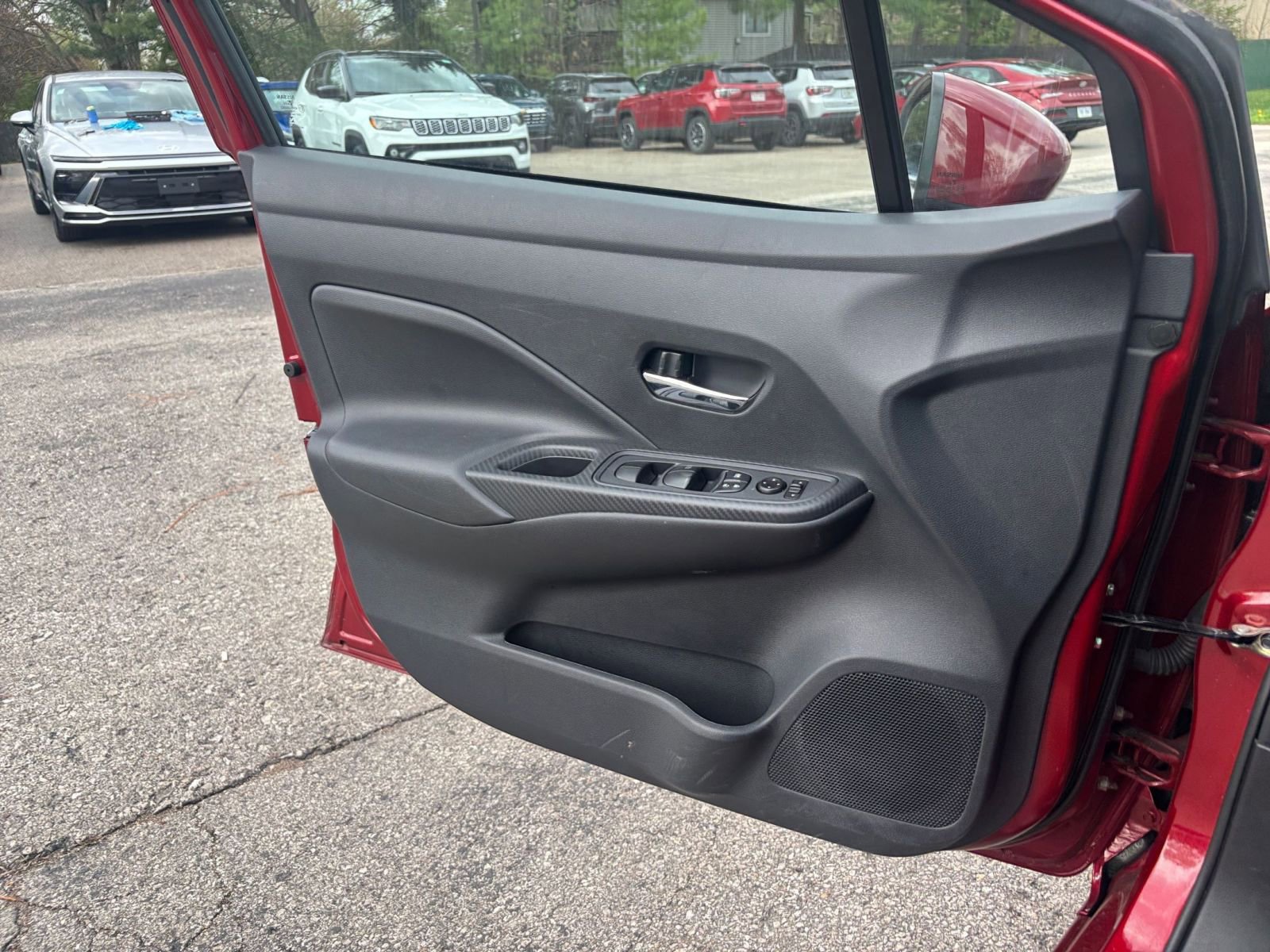 Used 2025 Nissan Versa SV image 18