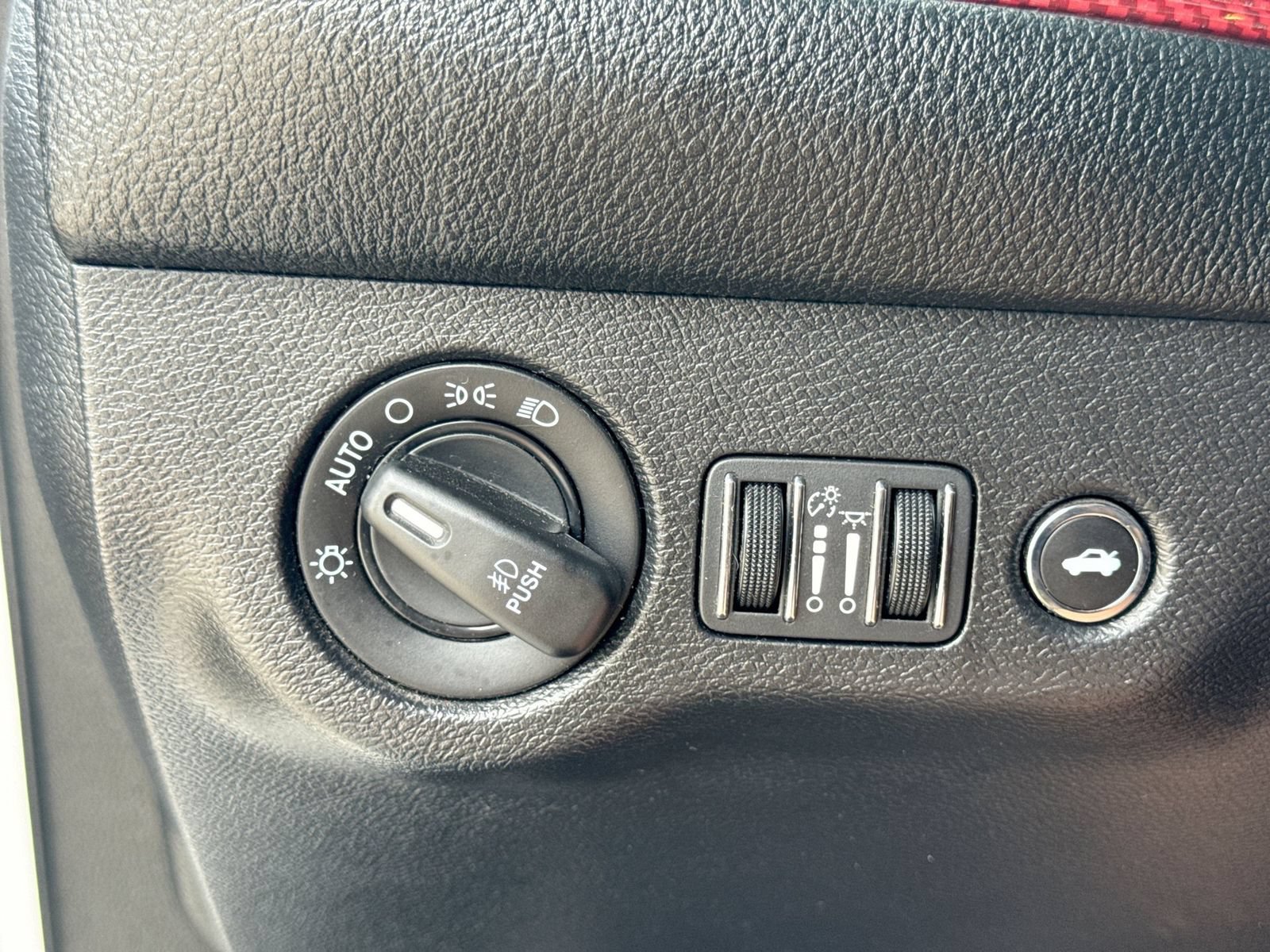Used 2019 Dodge Challenger R/T w/ Driver Convenience Group RWD image 29