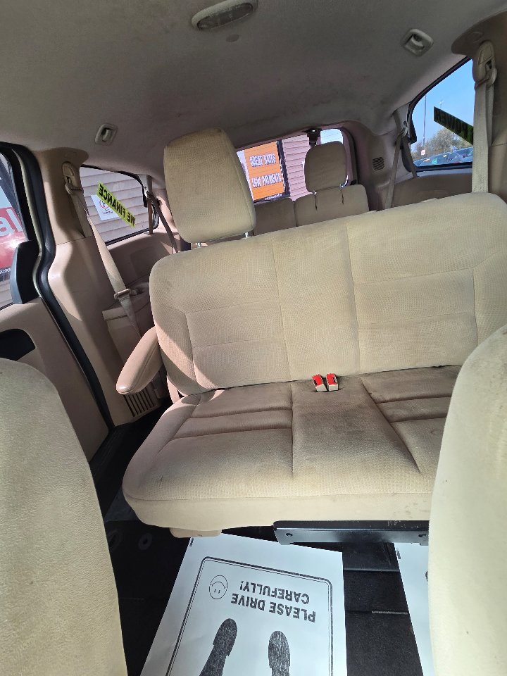 Used 2015 Dodge Grand Caravan American Value Package image 23