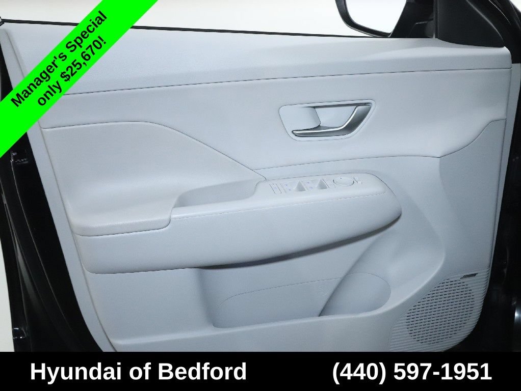 Used 2024 Hyundai Kona Limited AWD/4WD image 17