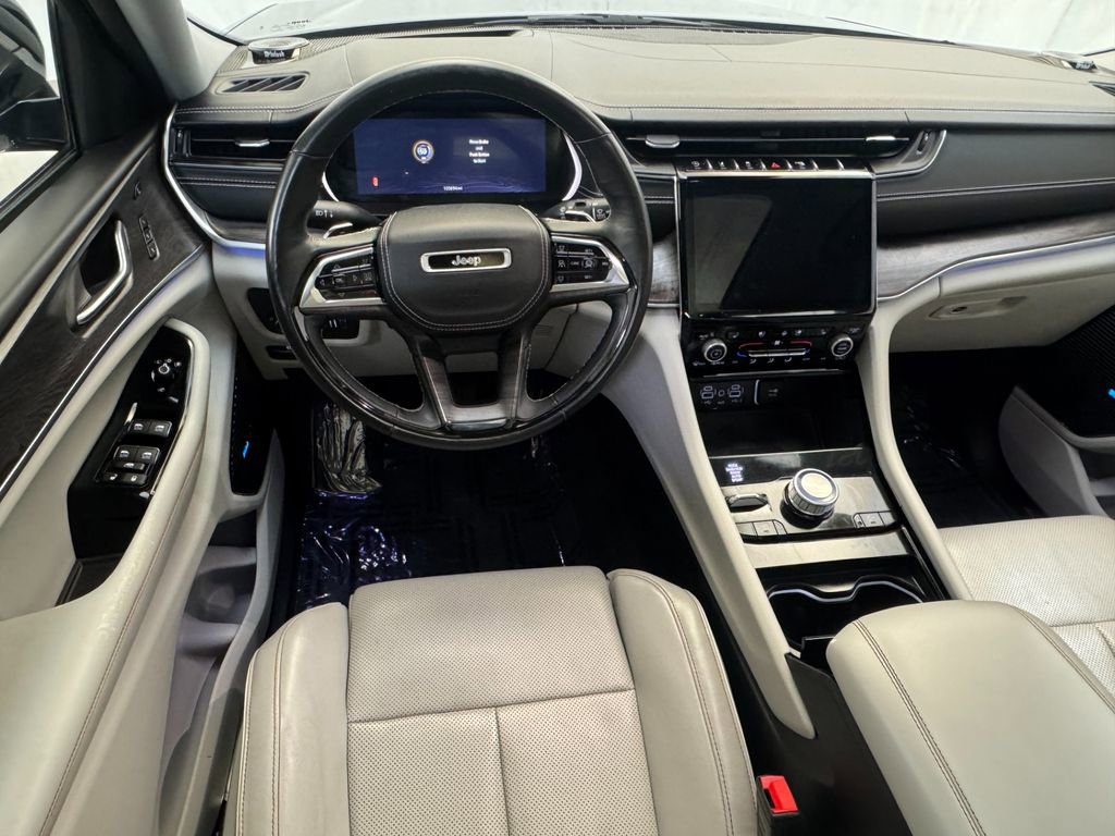 Used 2021 Jeep Grand Cherokee L Overland w/ Advanced Protech Group III image 11