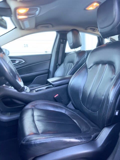 Used 2015 Chrysler 200 C w/ Navigation & Sound Group I FWD image 9
