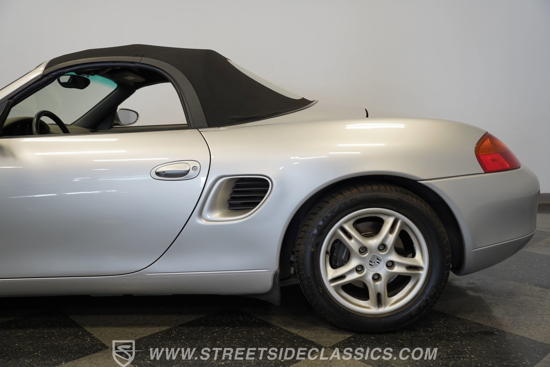 Used 1998 Porsche Boxster RWD image 25