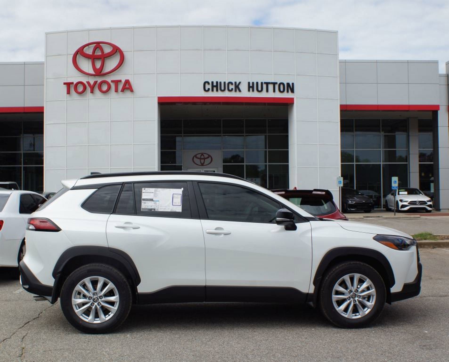 Used 2026 Toyota Corolla Cross LE AWD/4WD image 1