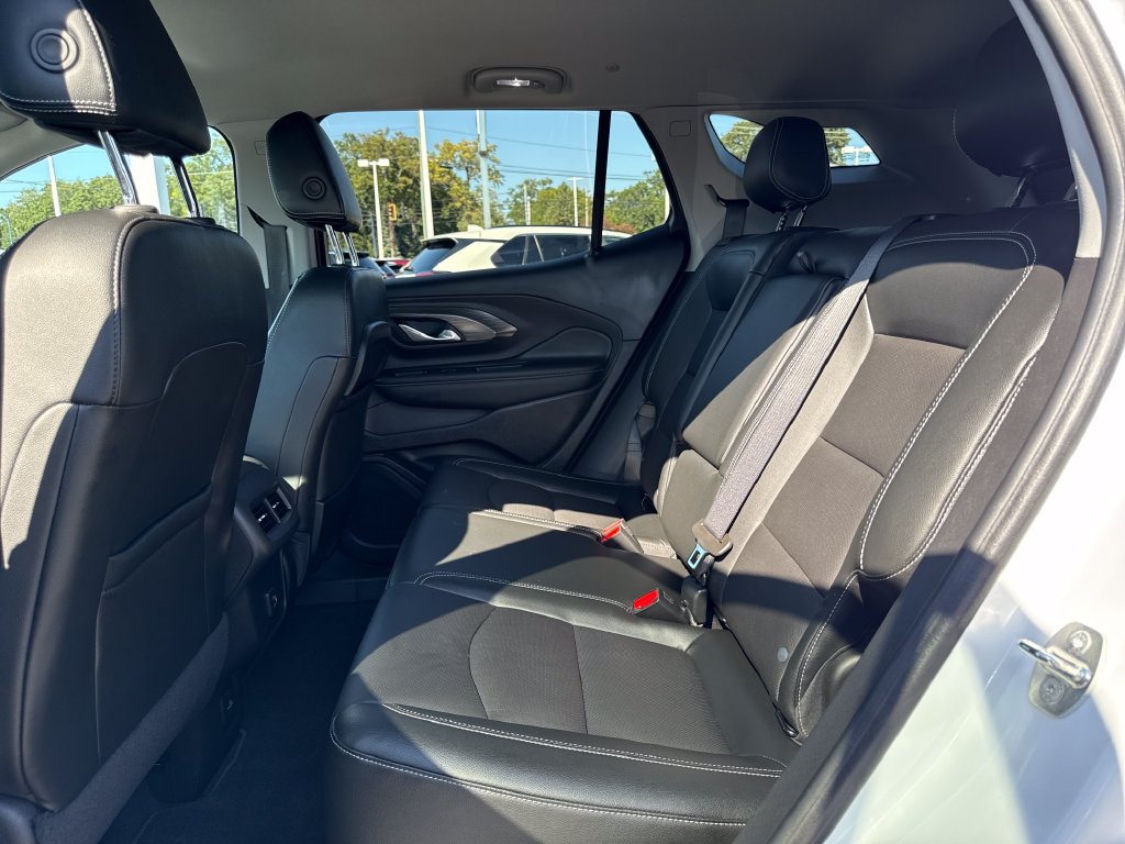 Certified 2023 GMC Terrain SLT FWD image 9