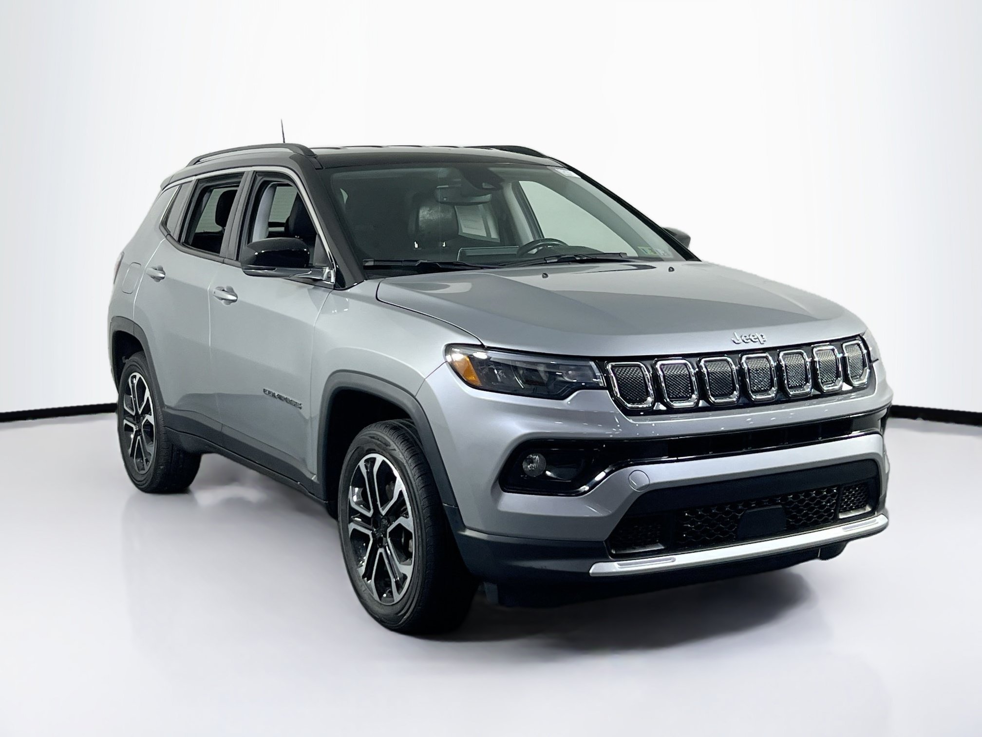 Used 2022 Jeep Compass Limited AWD/4WD image 3