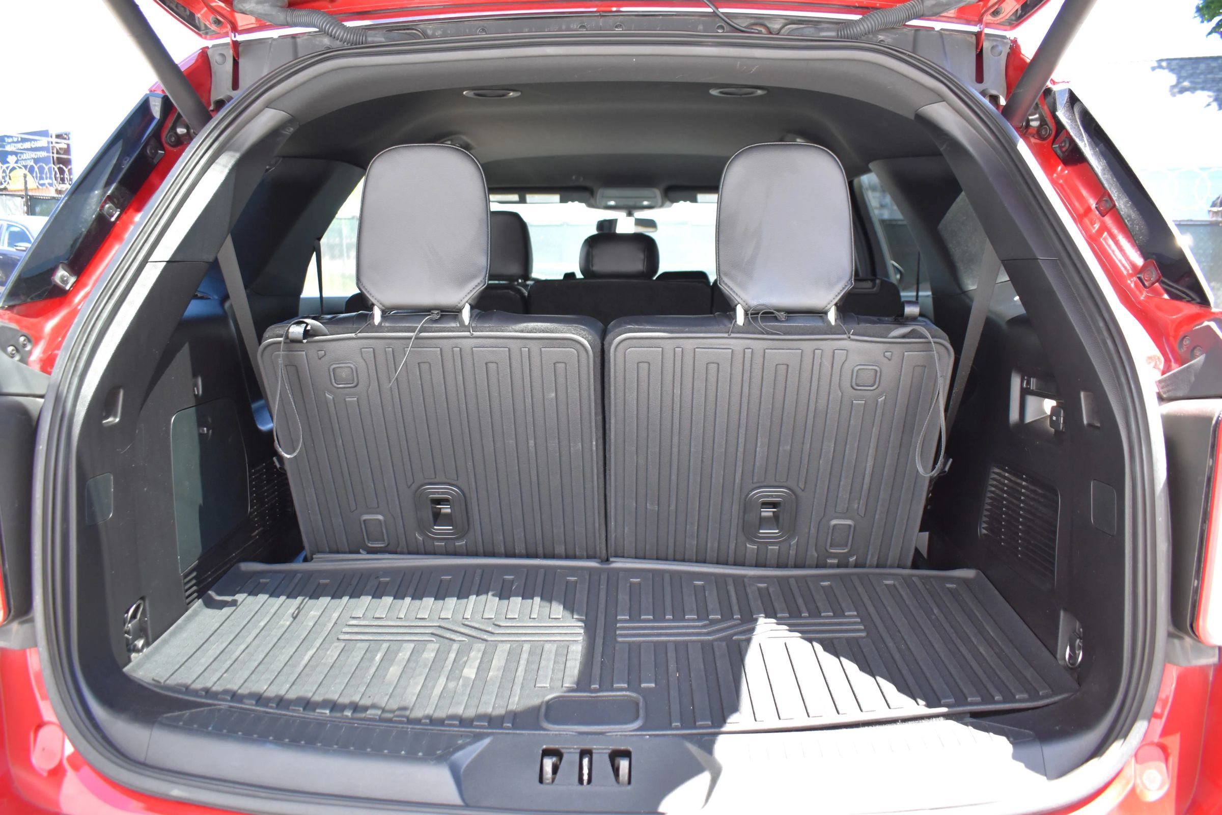 Used 2020 Ford Explorer XLT w/ Equipment Group 202A AWD/4WD image 51