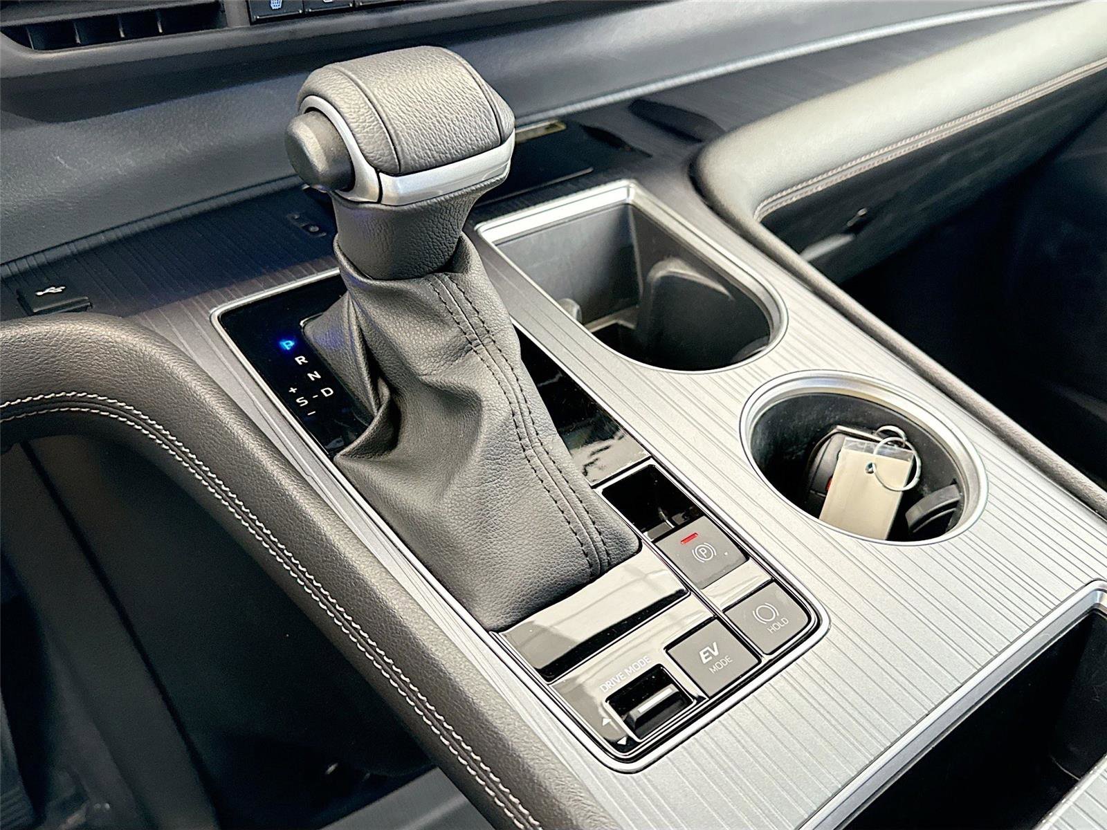 Used 2023 Toyota Sienna XSE image 17