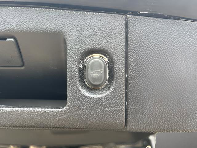 Used 2020 Cadillac Escalade Luxury AWD/4WD image 10