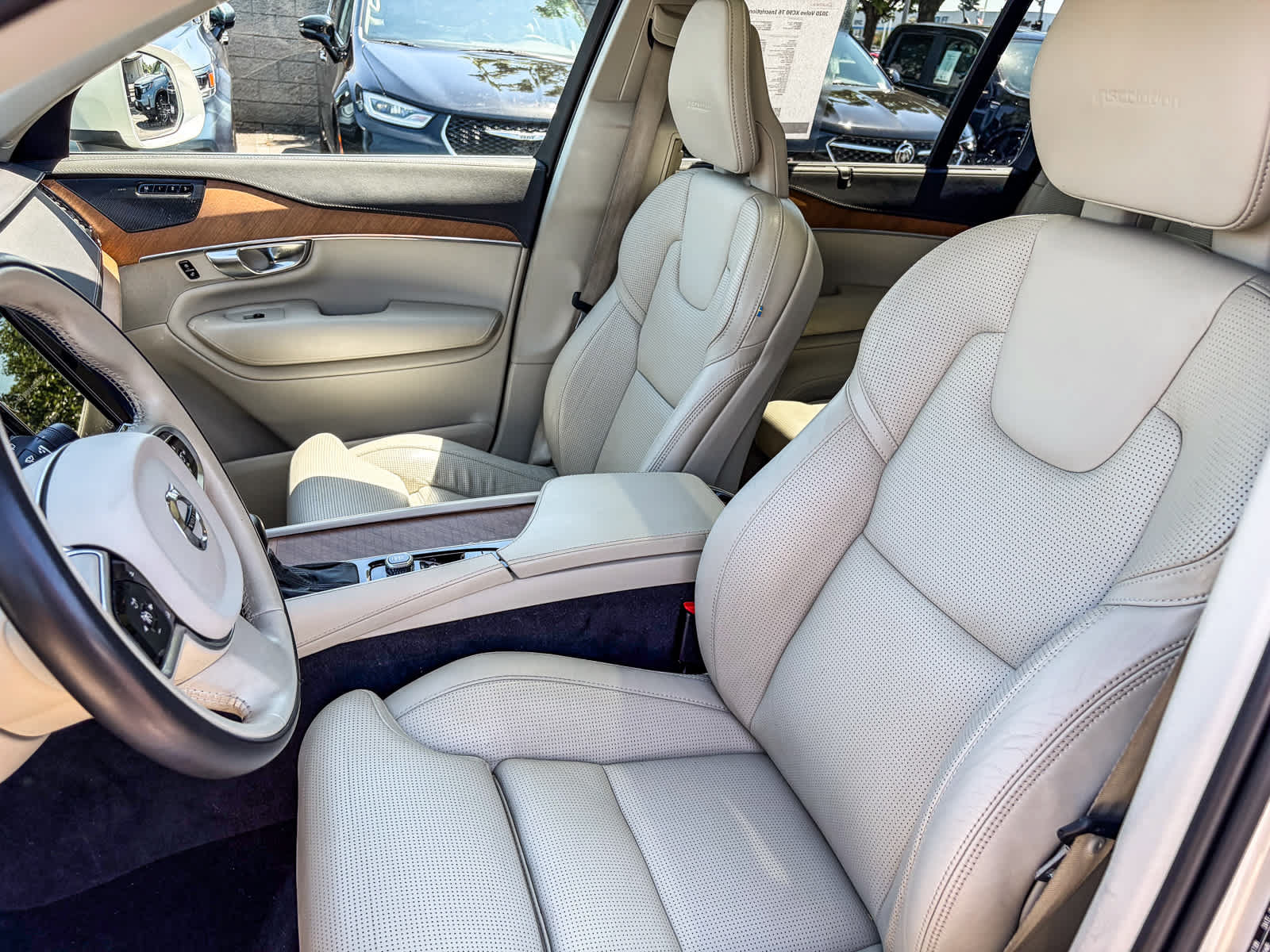 Used 2020 Volvo XC90 T6 Inscription w/ Protection Package Premier AWD/4WD image 16