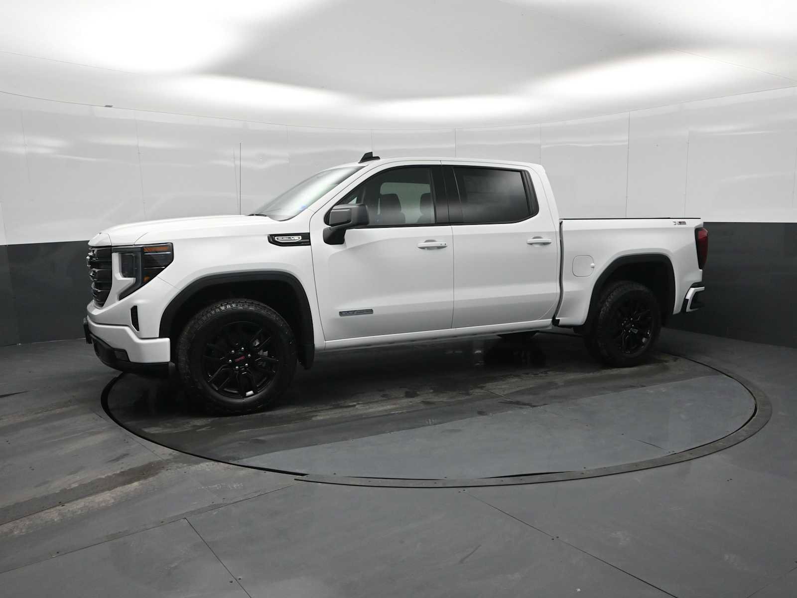 New 2026 GMC Sierra 1500 Elevation w/ Preferred Package image 4