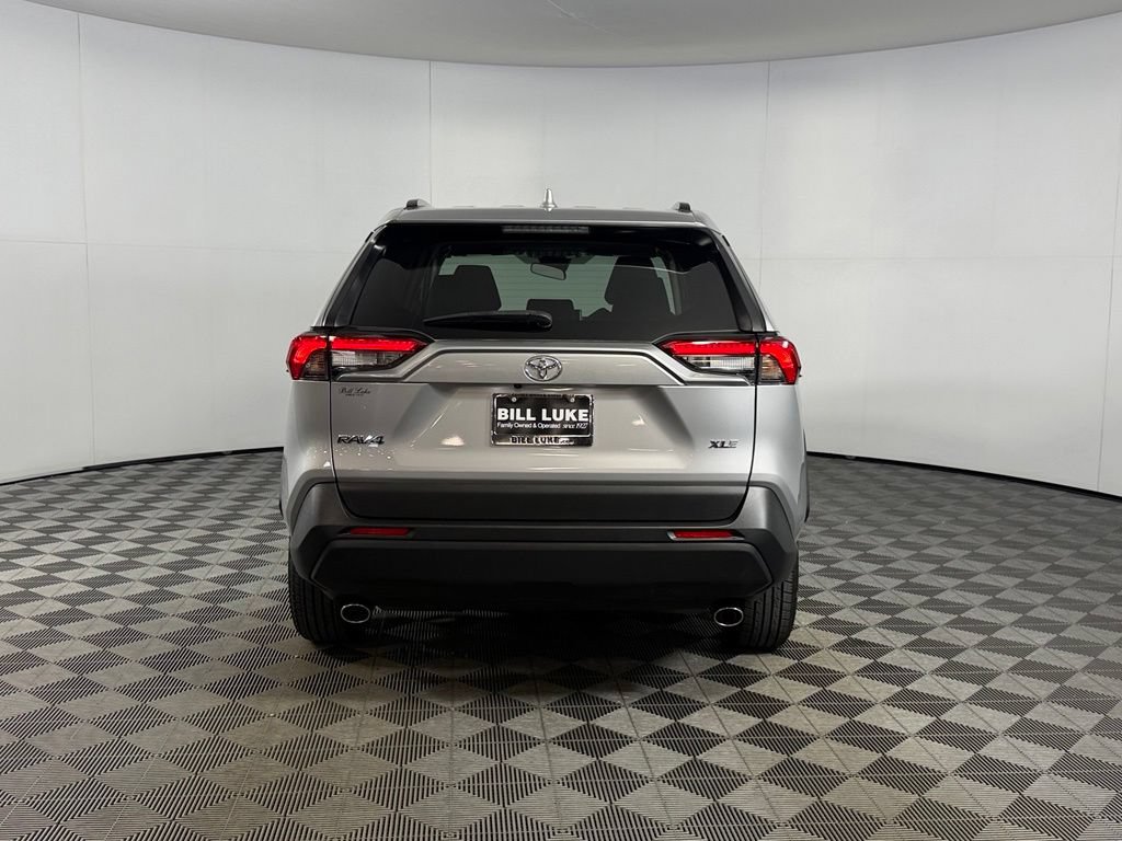 Used 2024 Toyota RAV4 XLE w/ Convenience Package FWD image 10