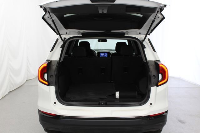 Used 2022 GMC Terrain SLE w/ Driver Convenience Package image 13