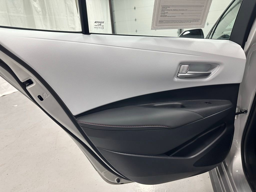 Used 2025 Toyota Corolla SE image 41