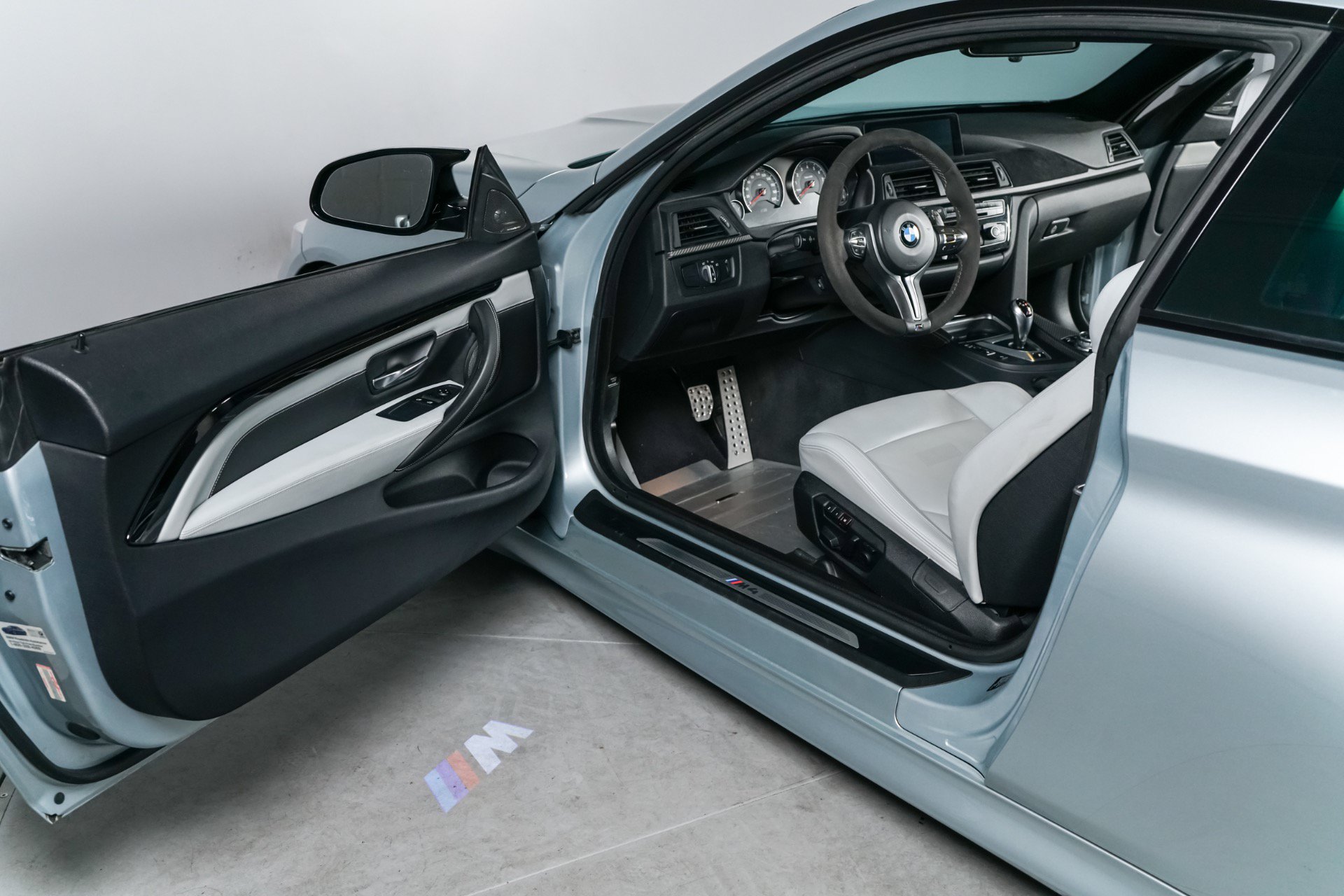 Used 2015 BMW M4 Coupe RWD image 19