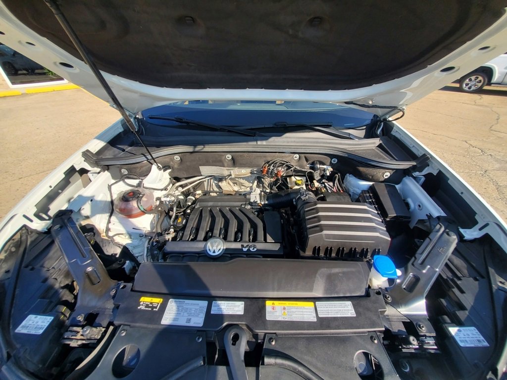 Used 2022 Volkswagen Atlas Cross Sport SEL Premium R-Line image 18