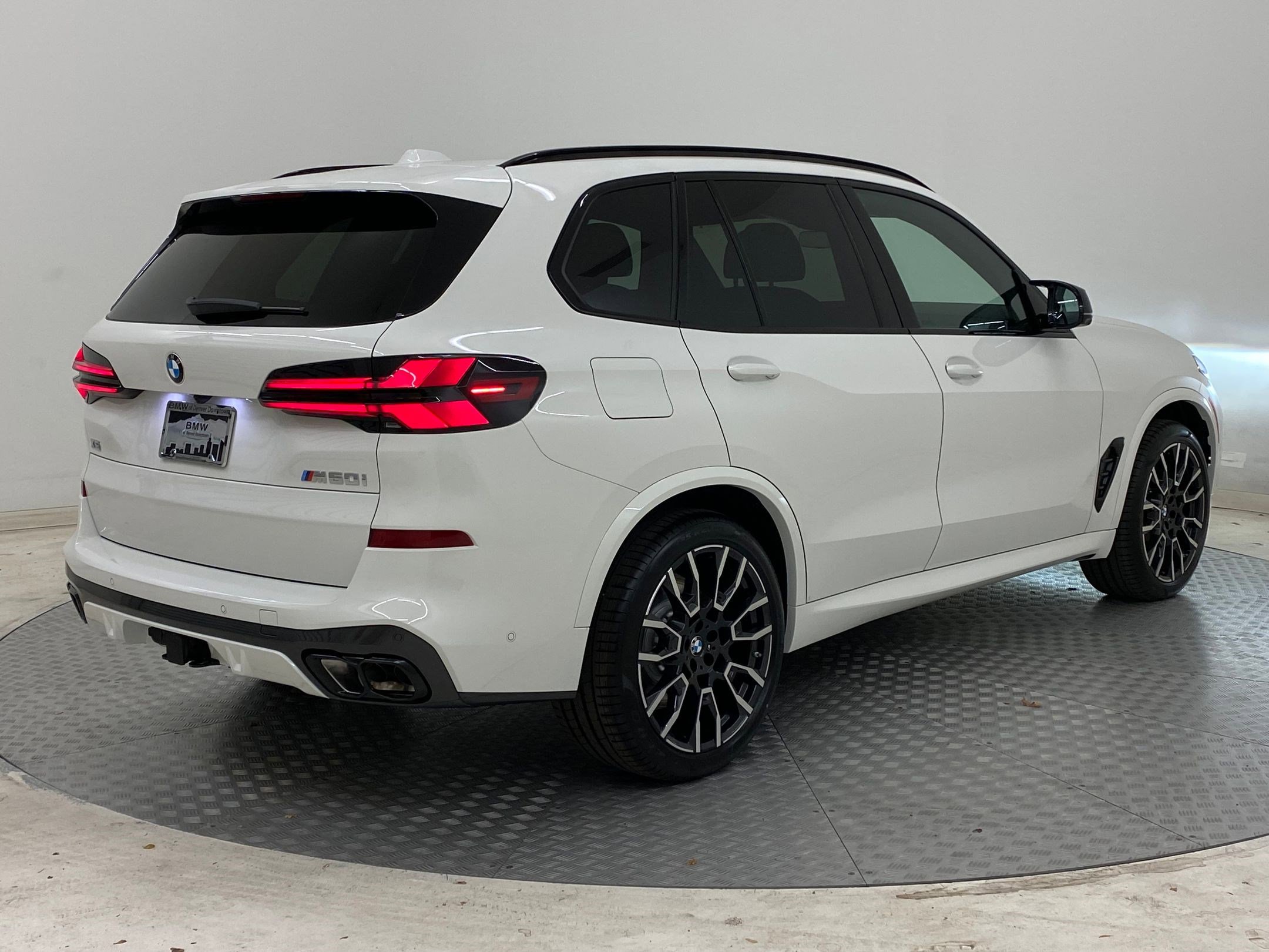 Used 2026 BMW X5 M60i image 8