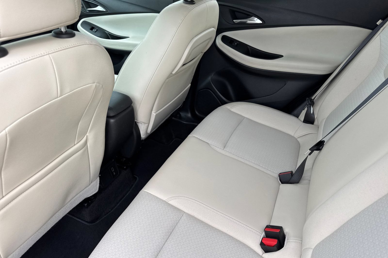 Certified 2023 Buick Encore GX Preferred FWD image 13