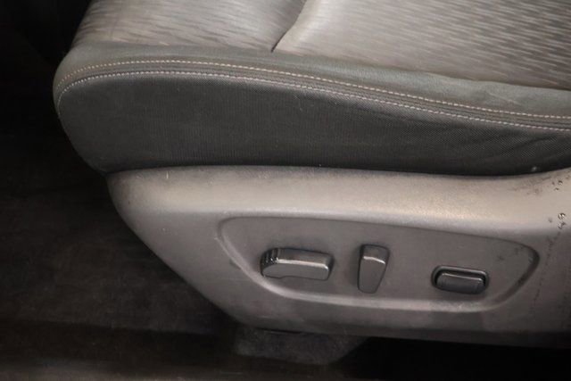 Used 2020 Nissan Rogue SV image 13