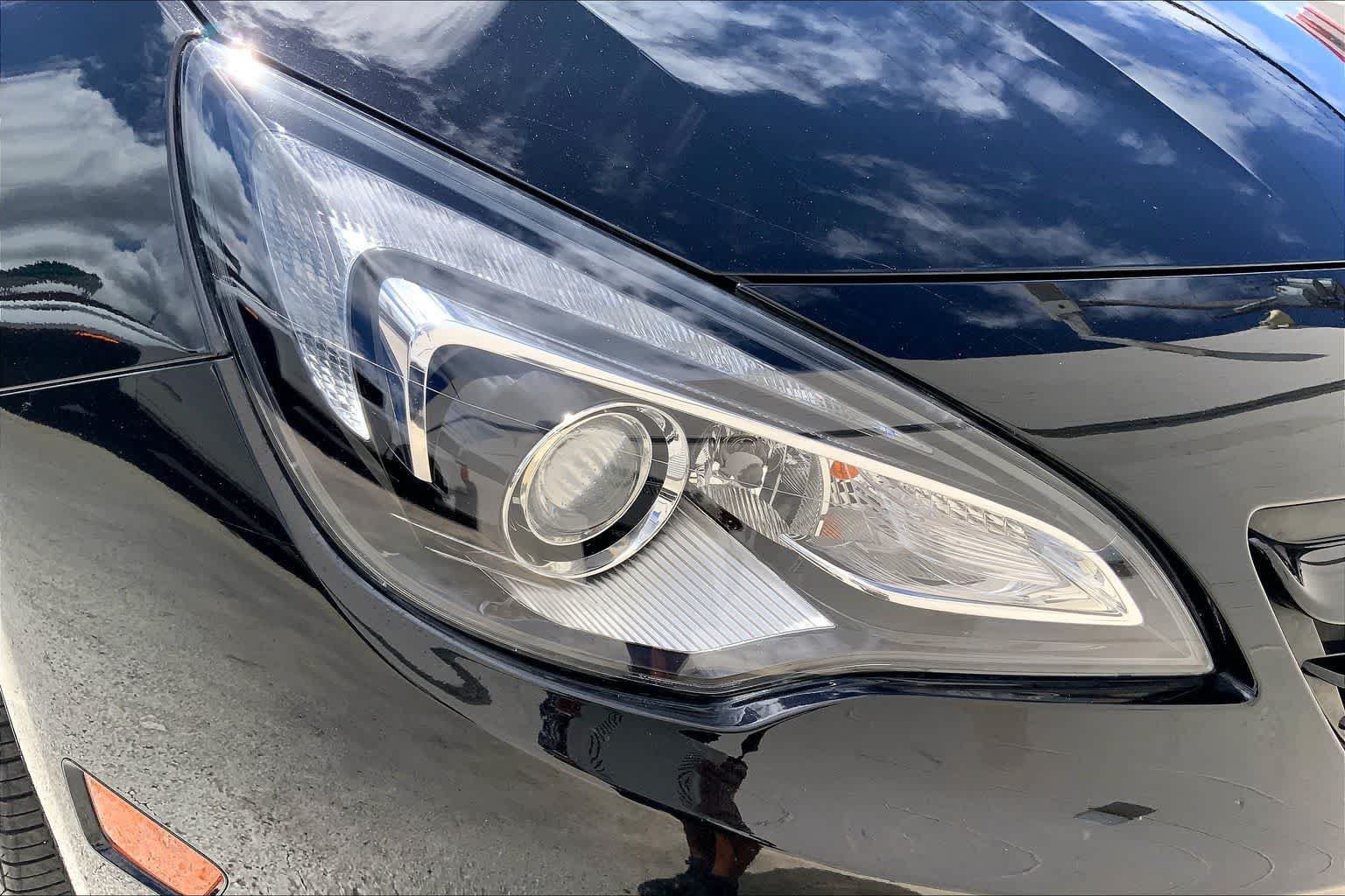 Used 2018 Buick Cascada Sport Touring w/ Dark Effects Package FWD image 30
