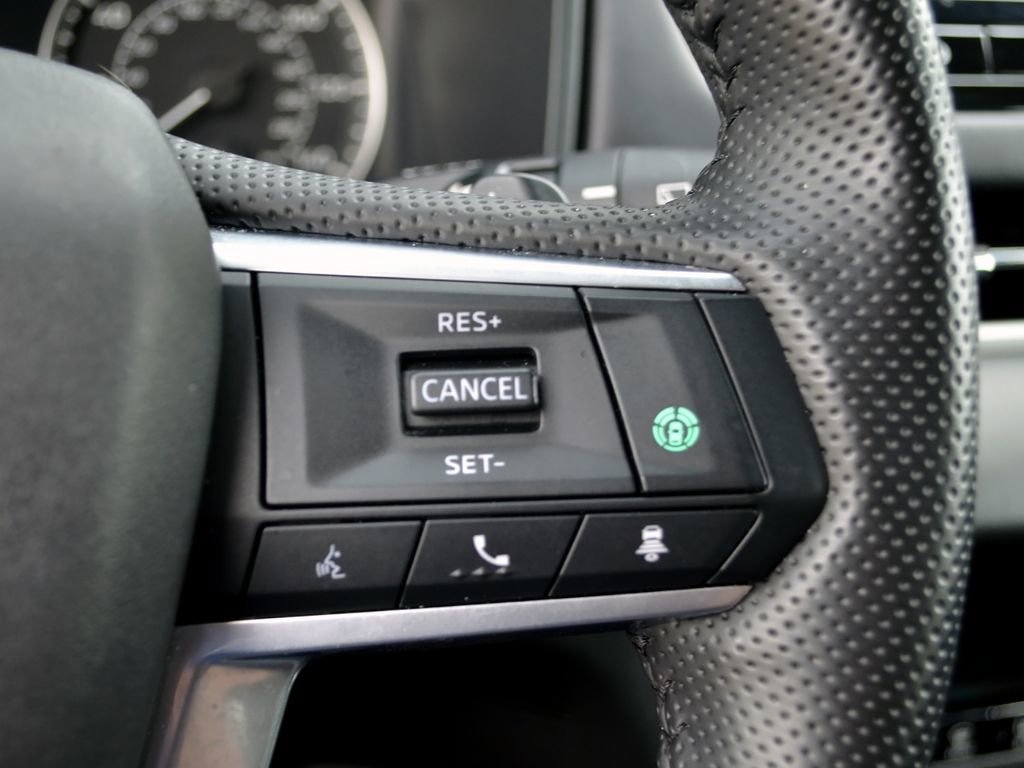 Used 2025 Mitsubishi Outlander AWD image 13