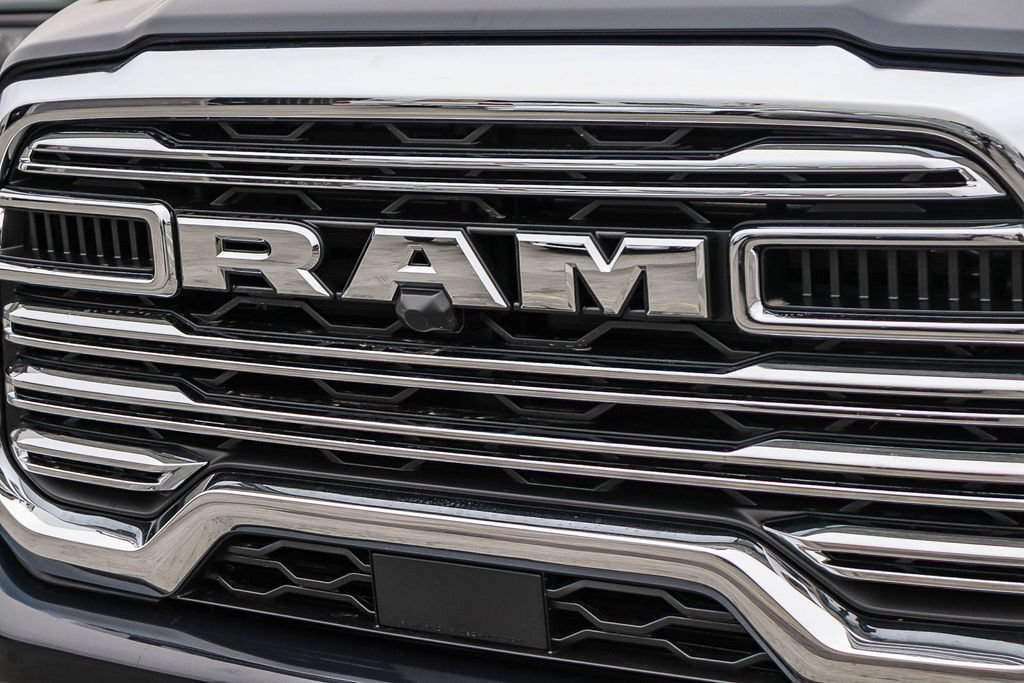 New 2026 RAM 3500 Laramie AWD/4WD image 6