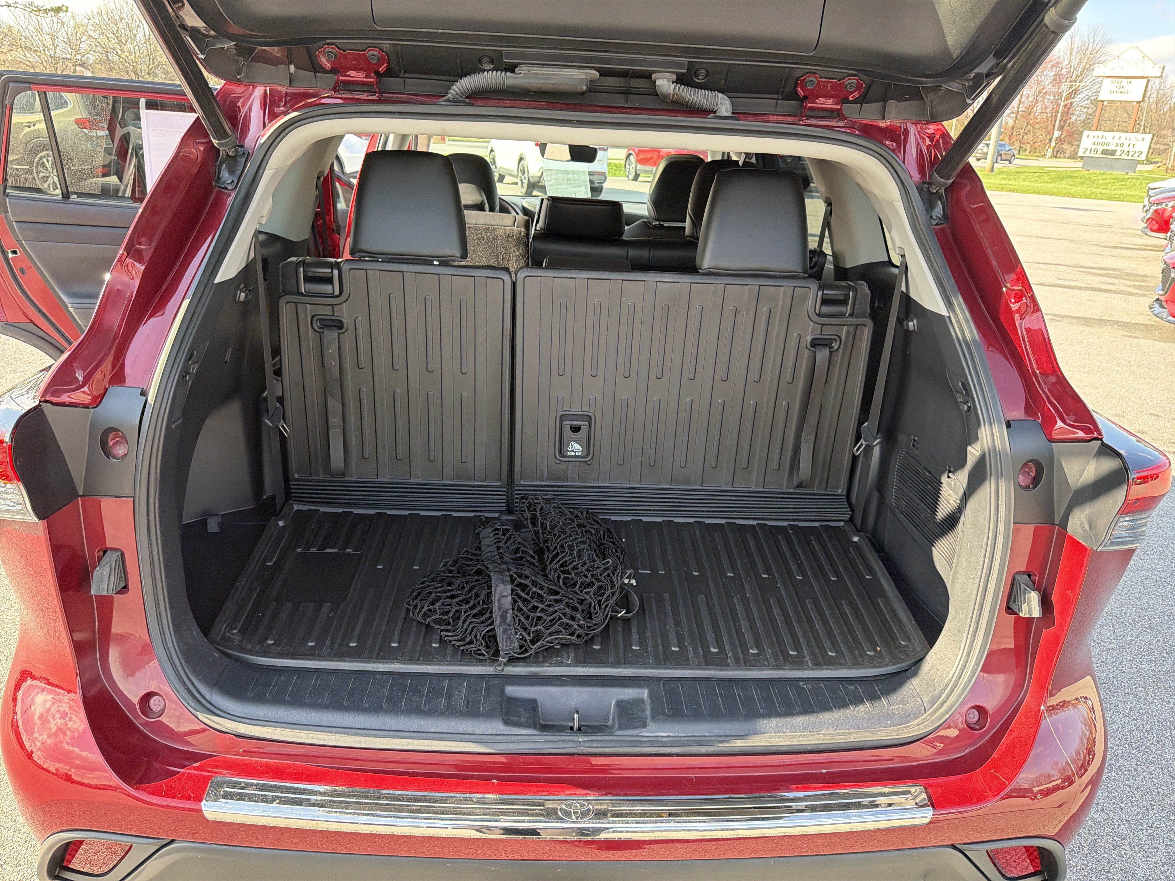 Used 2023 Toyota Highlander XLE AWD/4WD image 65