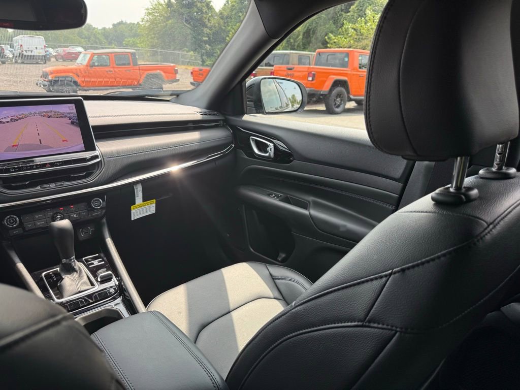 New 2025 Jeep Compass Limited w/ Sun & Sound Group image 26