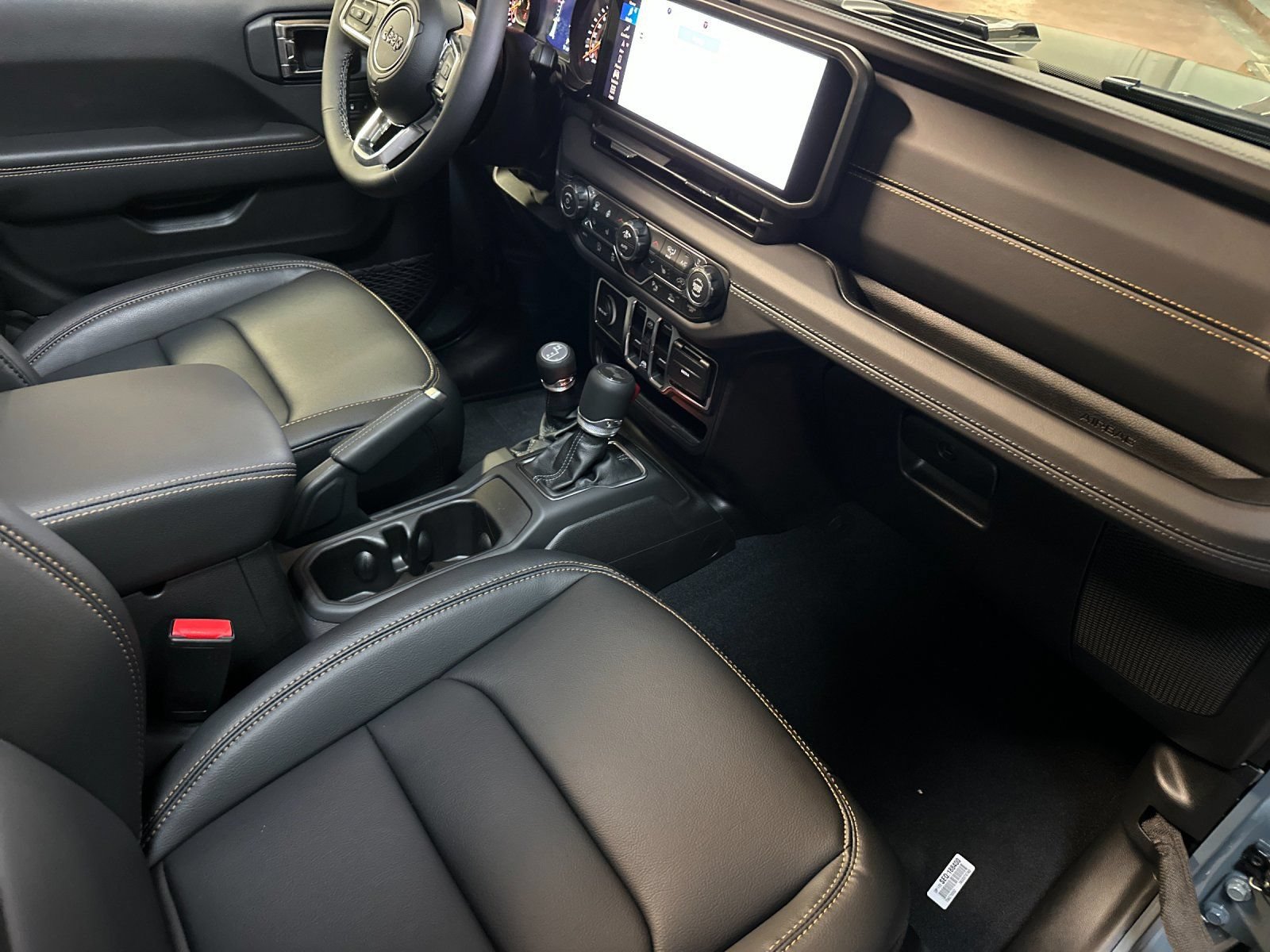 New 2026 Jeep Wrangler Unlimited Sahara AWD/4WD image 15