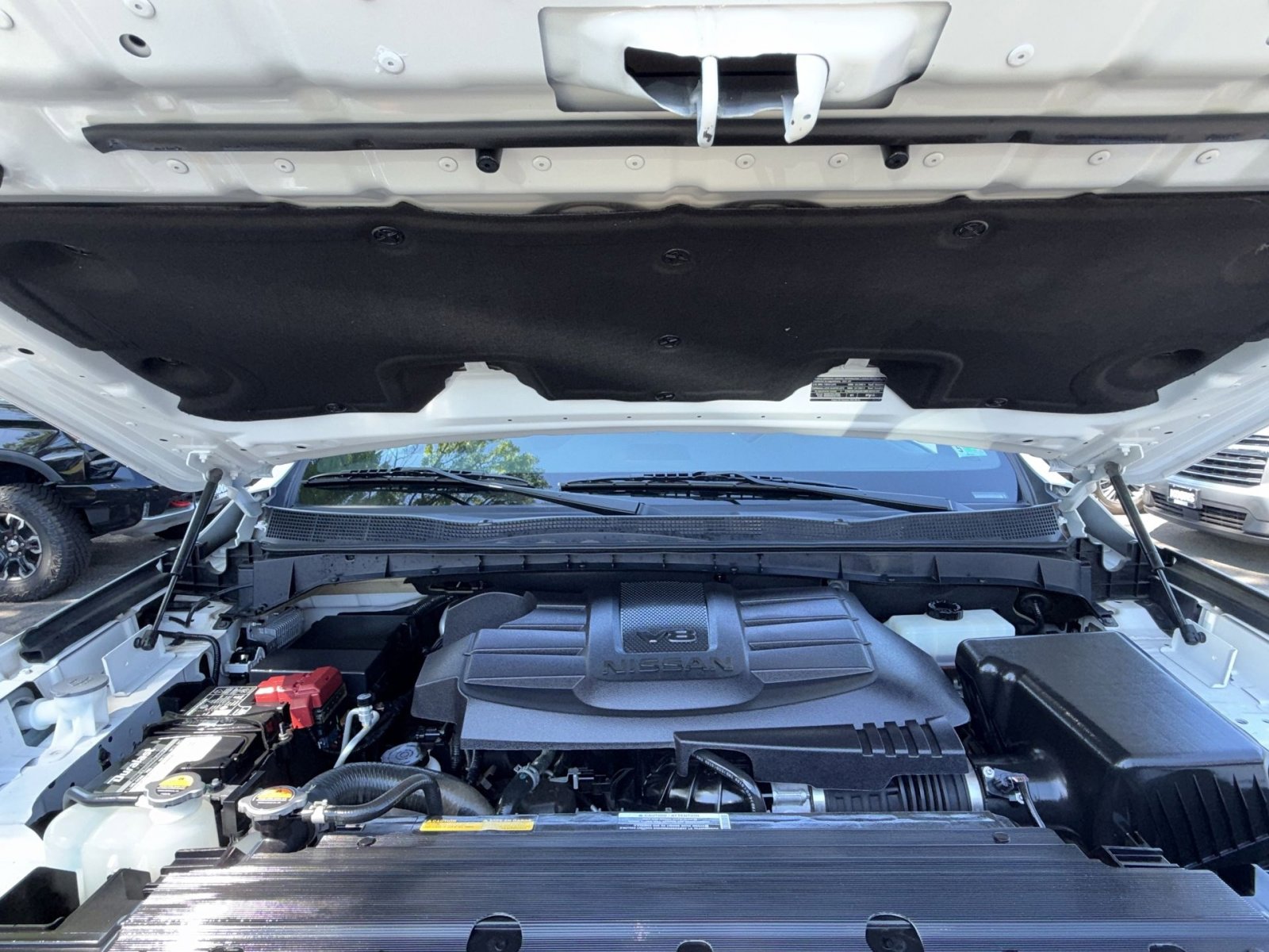 Used 2021 Nissan Titan PRO-4X w/ Pro-4x Convenience Package AWD/4WD image 29