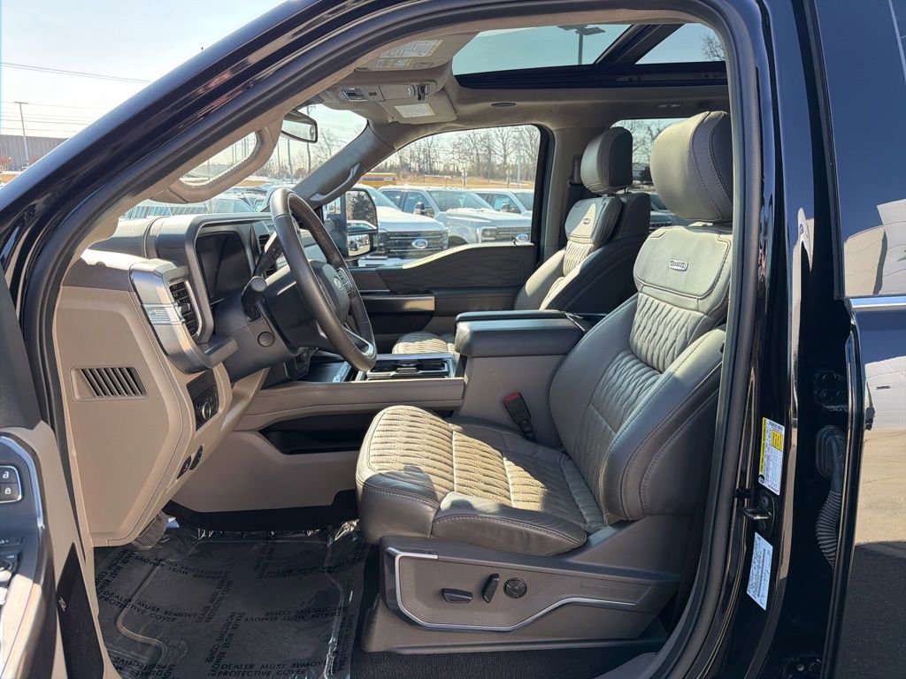Certified 2025 Ford F450 Platinum w/ Platinum Plus Package image 11