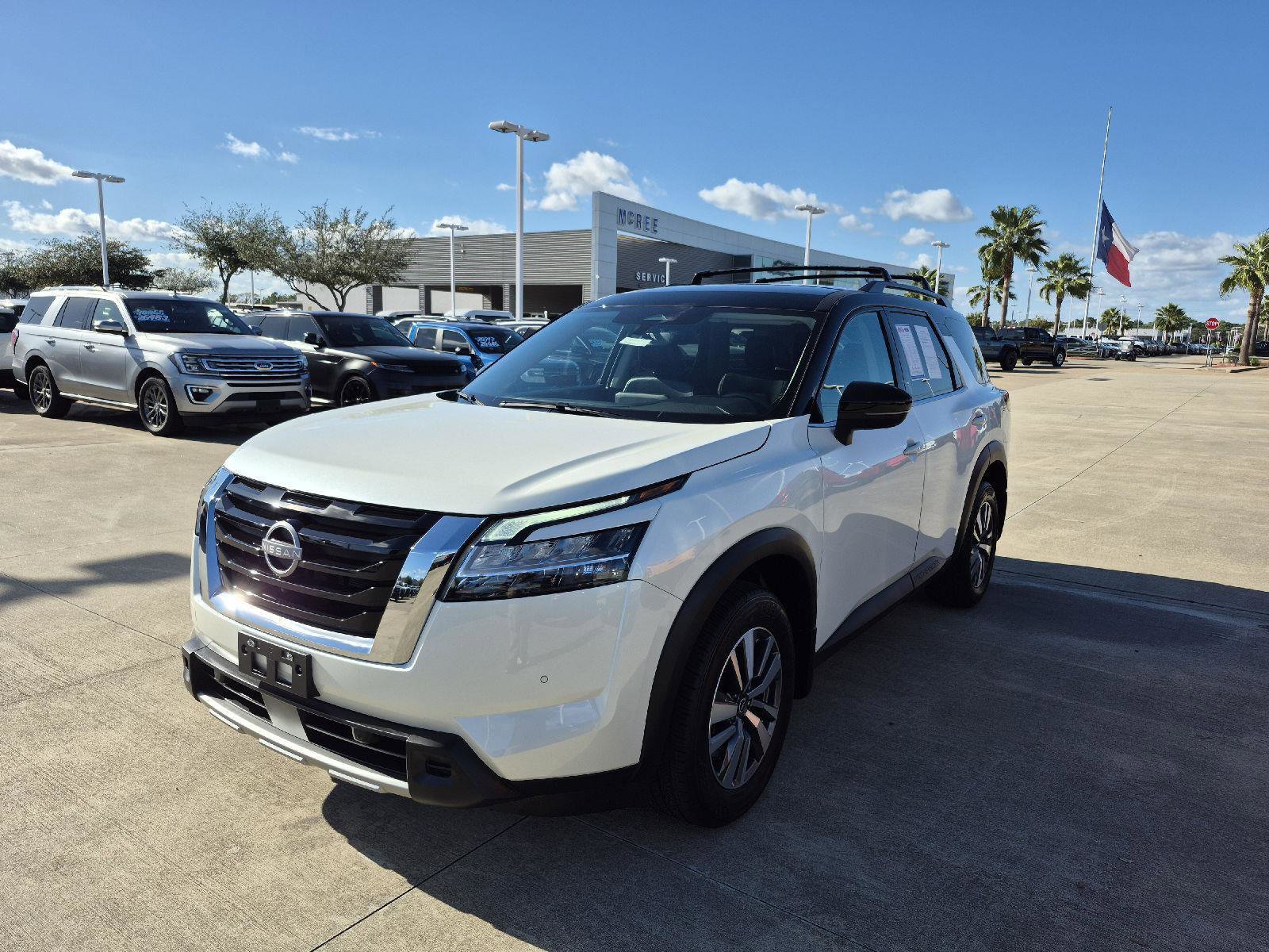 Used 2024 Nissan Pathfinder SL