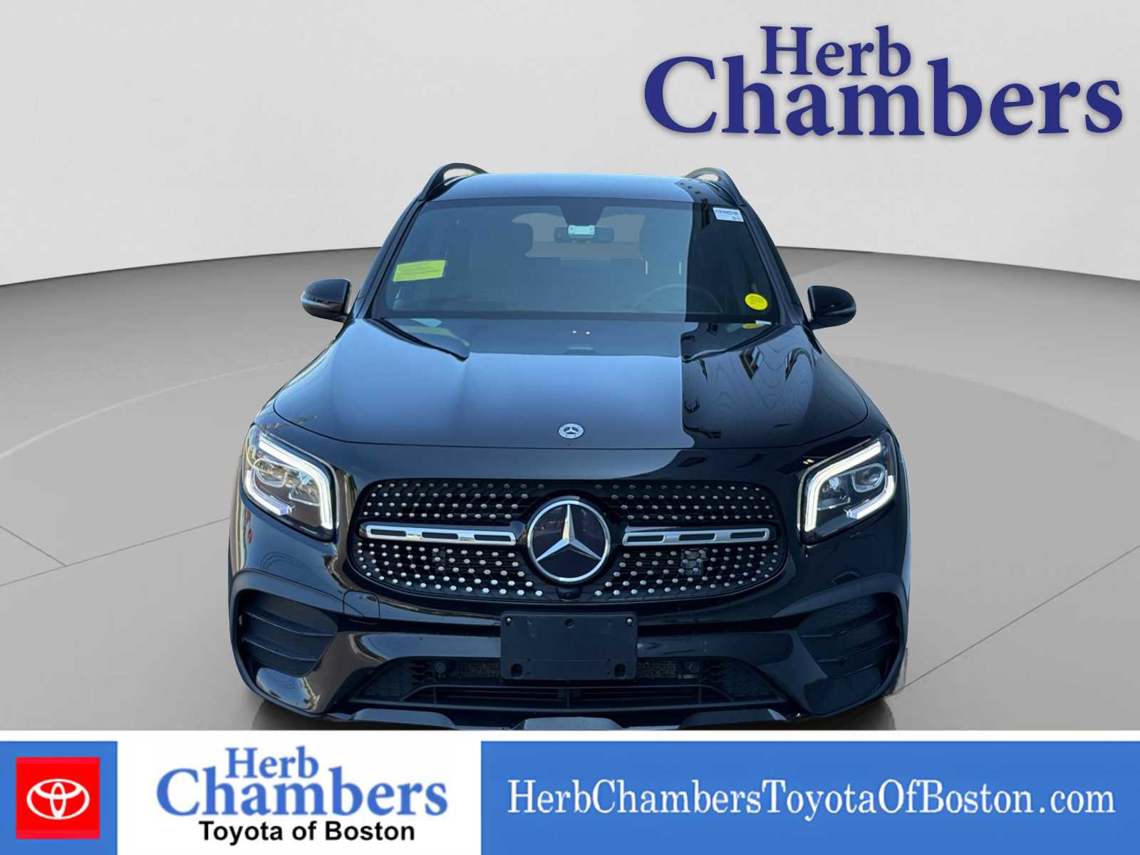 Used 2022 Mercedes-Benz GLB 250 4MATIC image 2