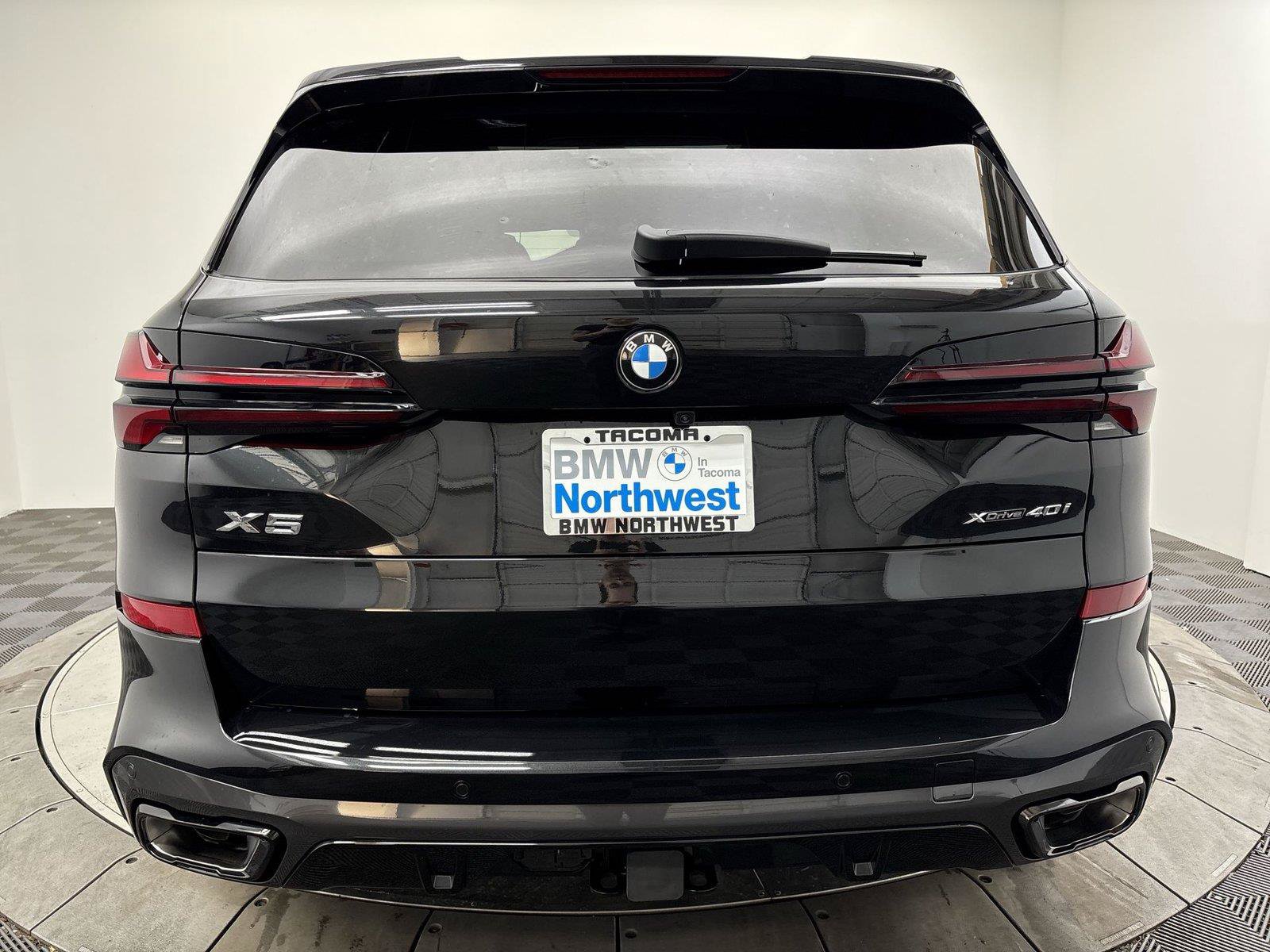 New 2026 BMW X5 xDrive40i w/ M Sport Package AWD/4WD image 15