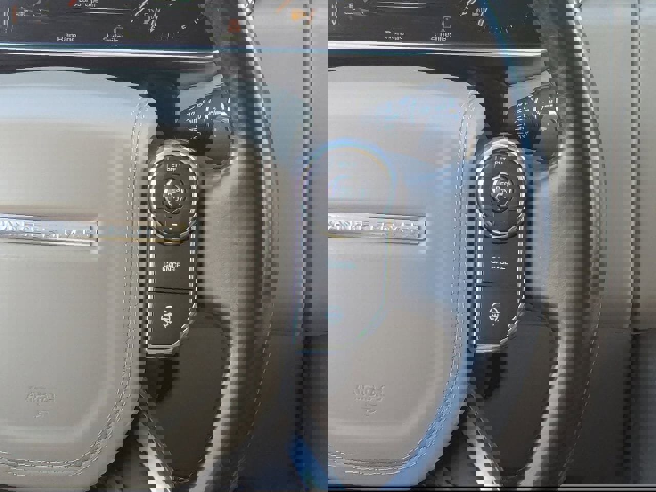 Used 2016 Land Rover Range Rover Supercharged image 18