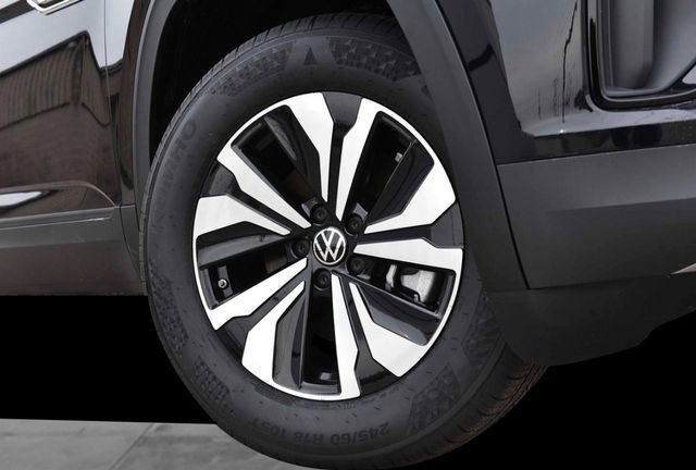 New 2026 Volkswagen Atlas Cross Sport SE image 3