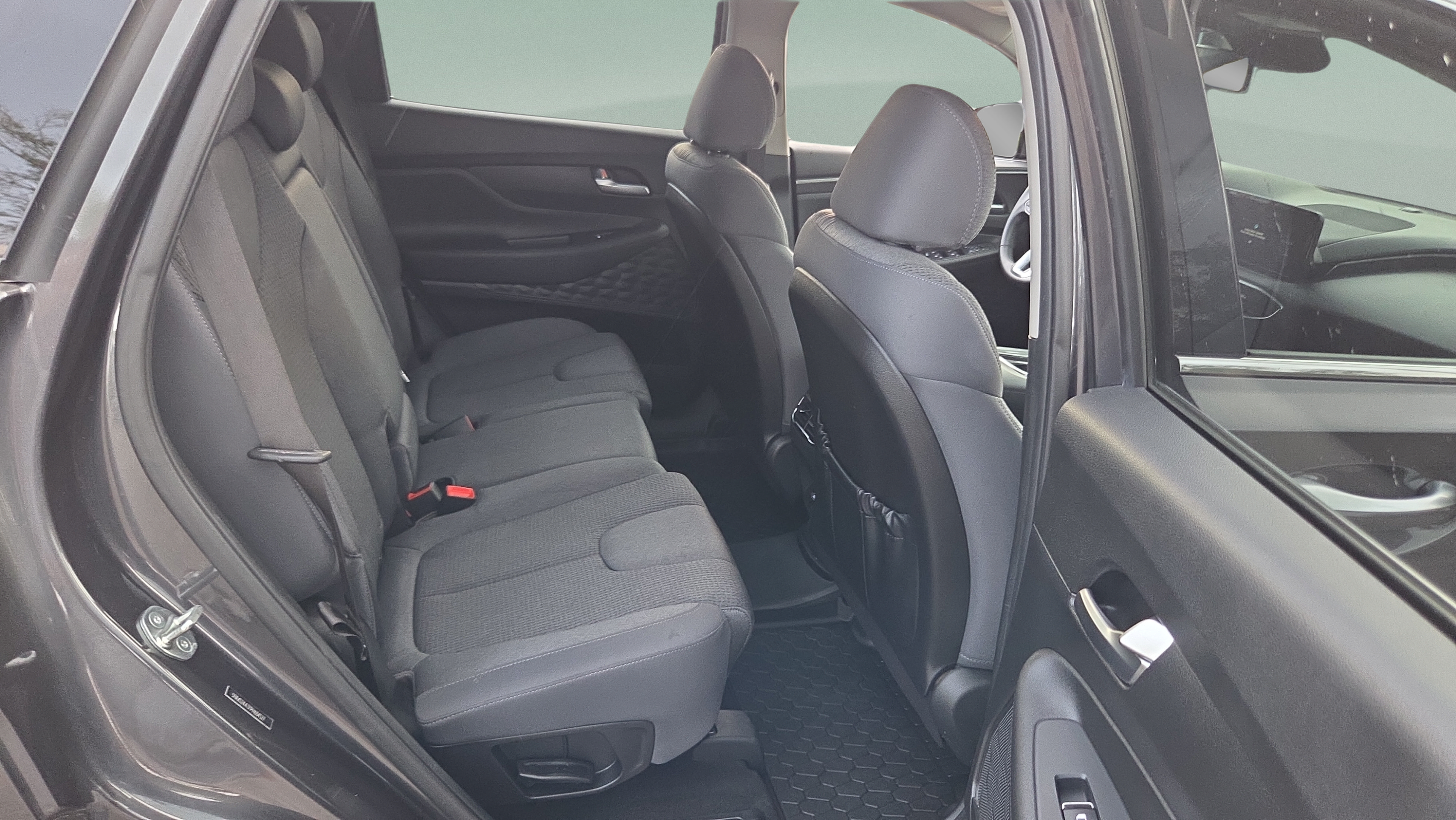 Used 2023 Hyundai Santa Fe SEL FWD image 14