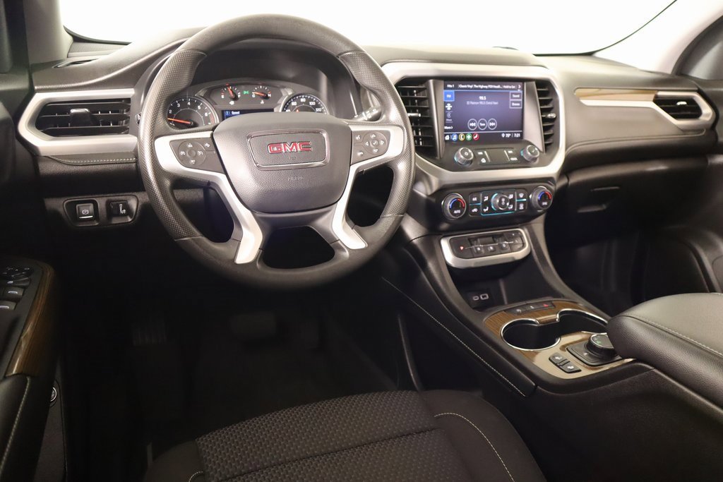 Used 2023 GMC Acadia SLE w/ Driver Convenience Package image 2