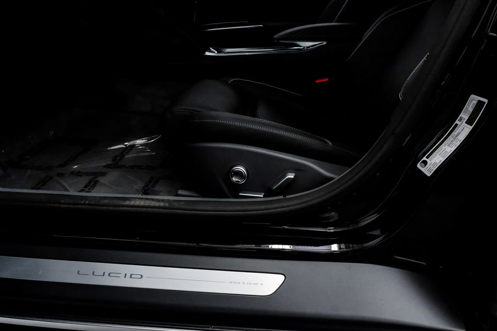Used 2025 Lucid Air Touring image 43