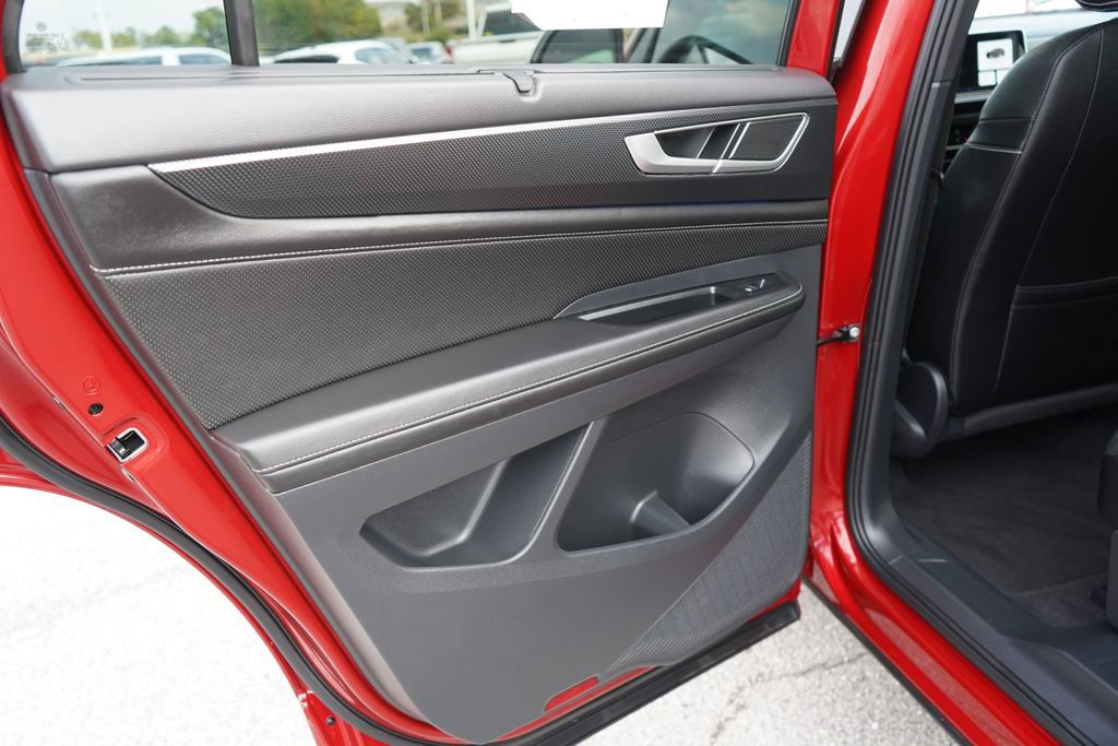 Used 2025 Volkswagen Atlas Cross Sport SEL R-Line image 28