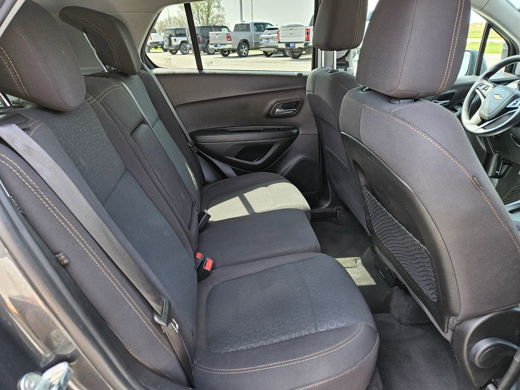 Used 2020 Chevrolet Trax LS w/ Tint and Cruise Package FWD image 29