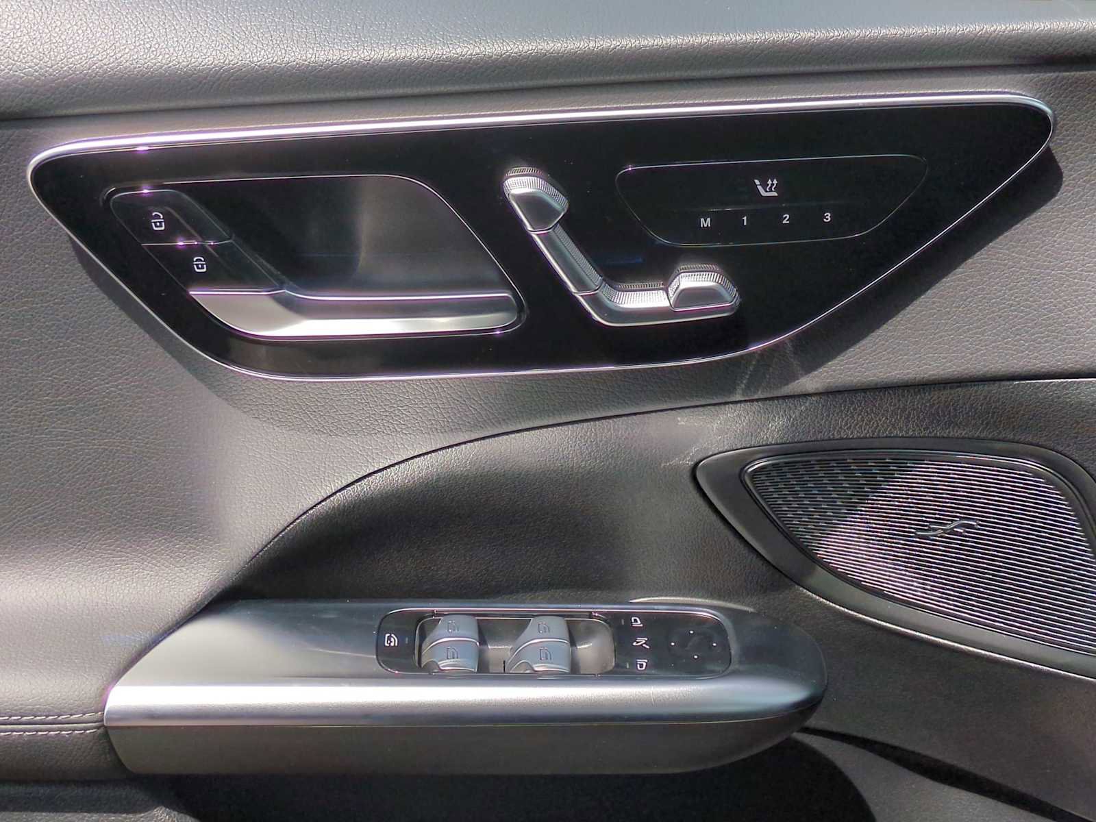 New 2025 Mercedes-Benz C 300 4MATIC Sedan image 18