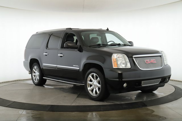 Used 2013 GMC Yukon XL Denali image 2