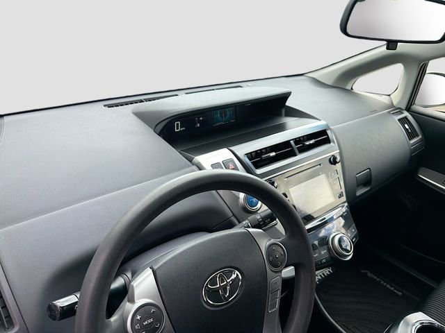 Used 2015 Toyota Prius V Three image 9