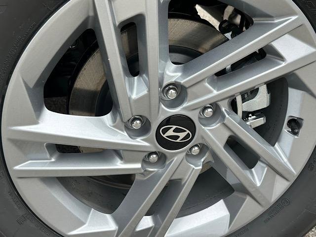 New 2026 Hyundai Tucson SE image 12