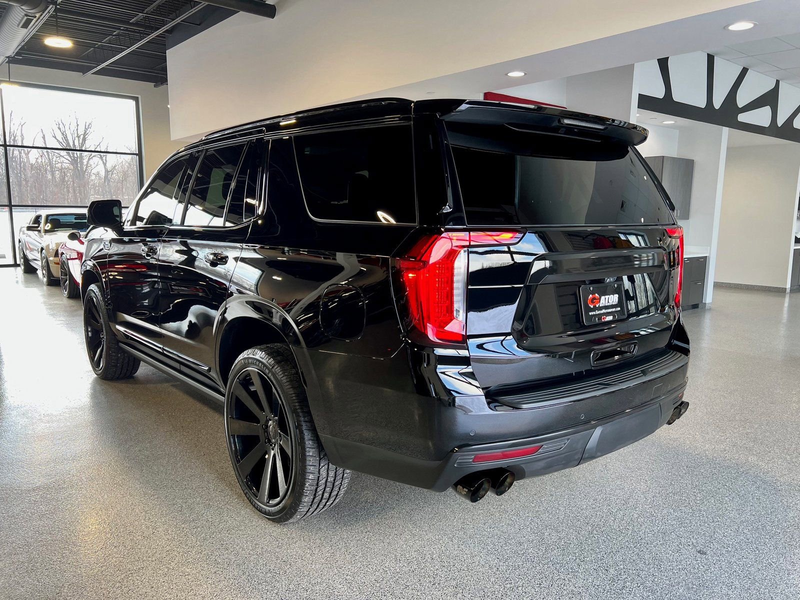 Used 2021 GMC Yukon Denali w/ Denali Premium Package image 6